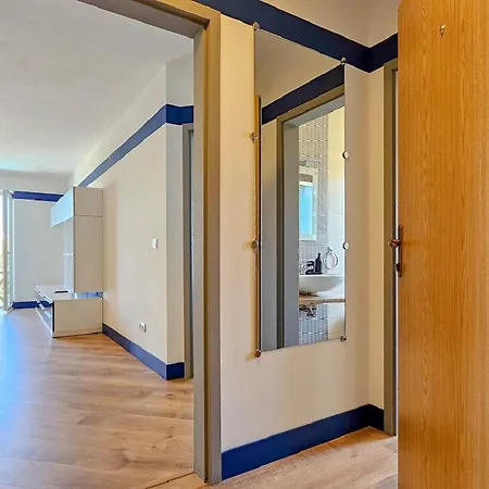Idyllisches Mit Meerblick, Pool, Grill, Waschmaschine, Privatparkplatz Karpinjan