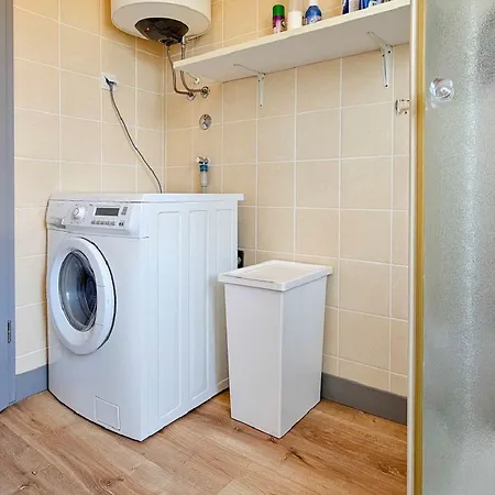 Apartman Idyllisches Mit Meerblick, Pool, Grill, Waschmaschine, Privatparkplatz Karpinjan
