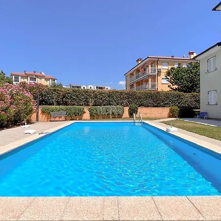 Idyllisches Mit Meerblick, Pool, Grill, Waschmaschine, Privatparkplatz * Karpinjan