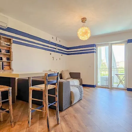 Idyllisches Mit Meerblick, Pool, Grill, Waschmaschine, Privatparkplatz * Karpinjan
