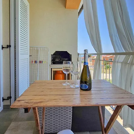 Apartman Idyllisches Mit Meerblick, Pool, Grill, Waschmaschine, Privatparkplatz